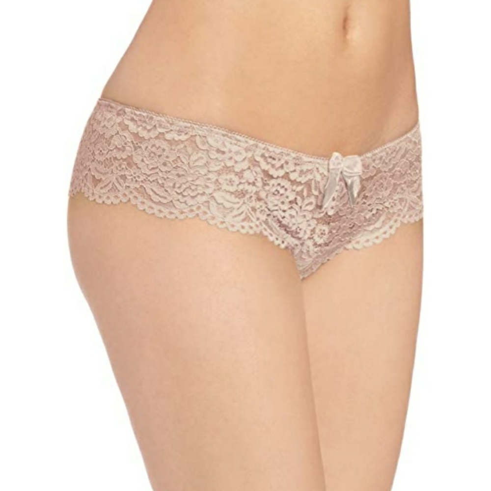 B.tempt'd by Wacoal Thong Sz M or 7